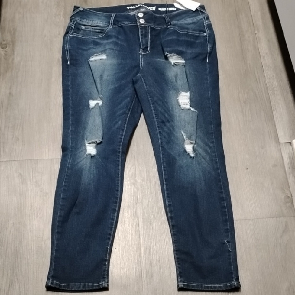 Wallflower Distressed Ankle Jeans in Dark Blue - Picture 6 of 7